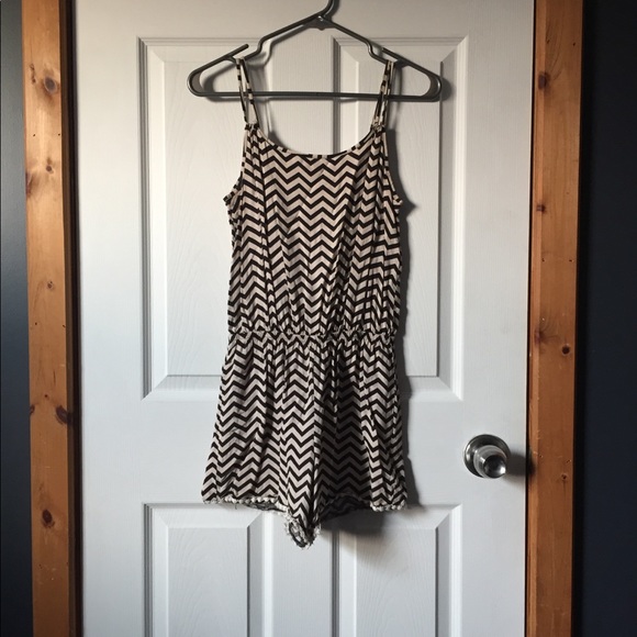 Zigzag Romper - Picture 1 of 2